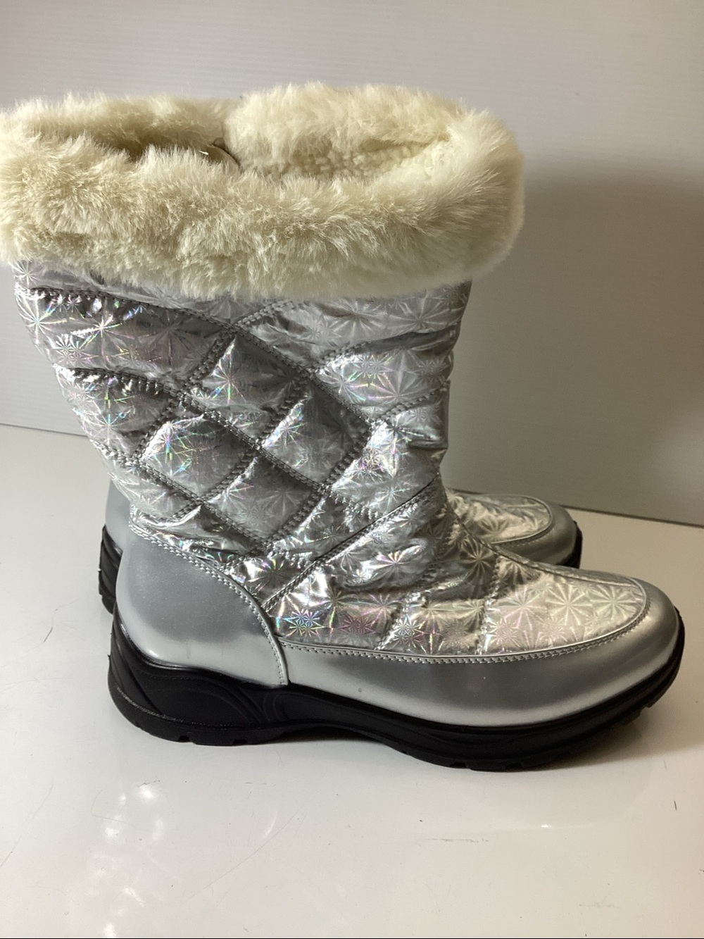 Easy Street Cuddle Boot - Picture 8 of 10